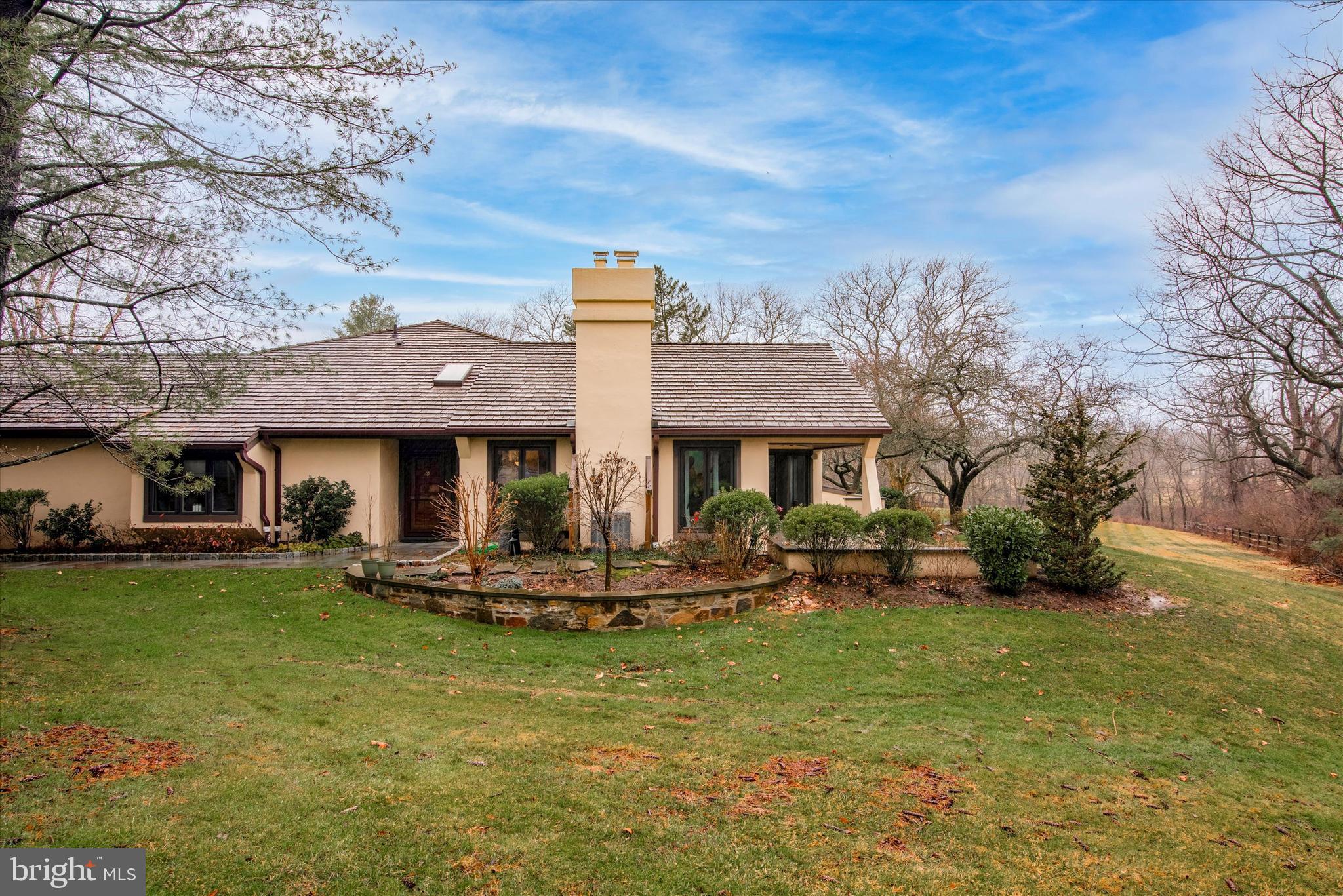 11 Springhouse Ln