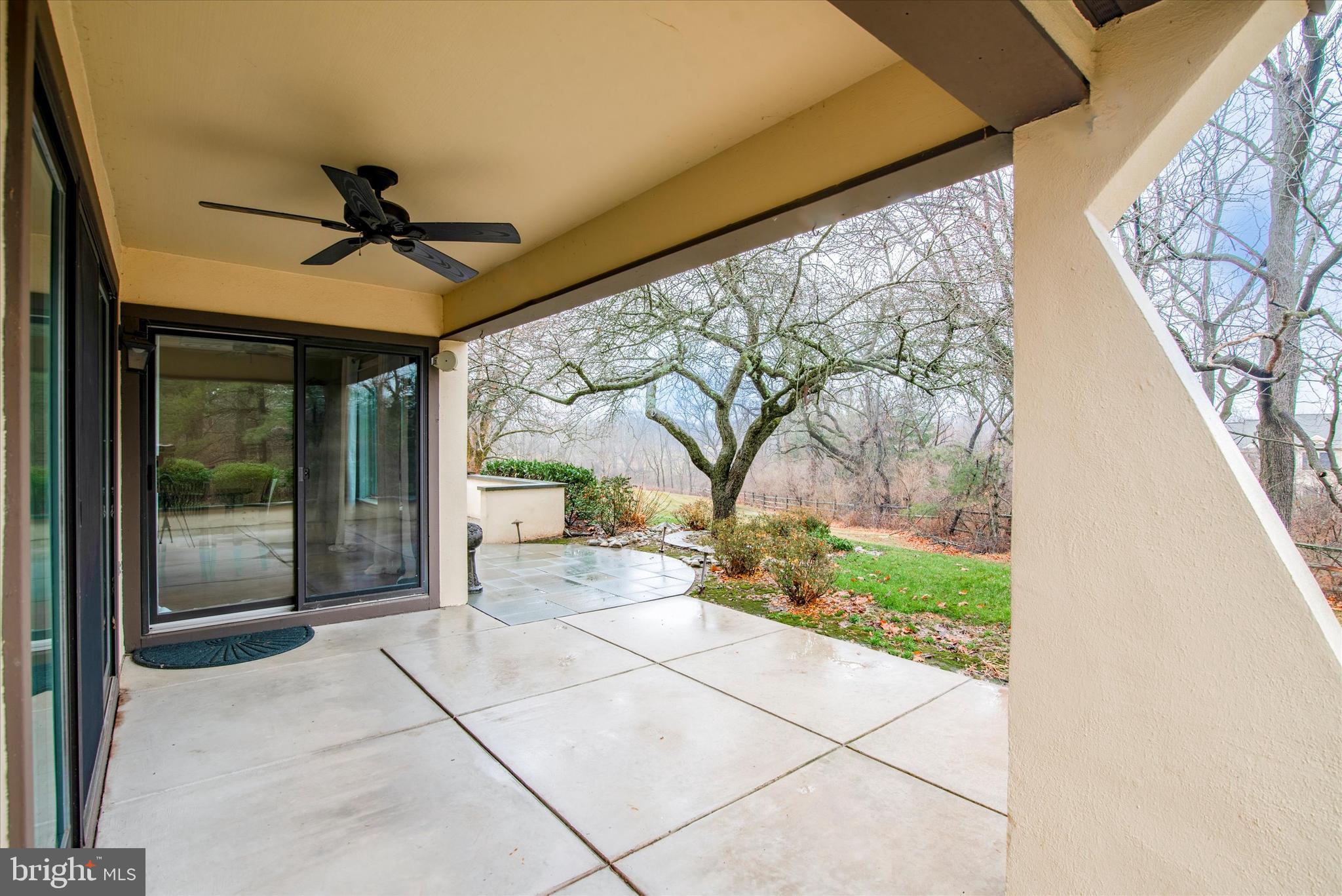 11 Springhouse Ln