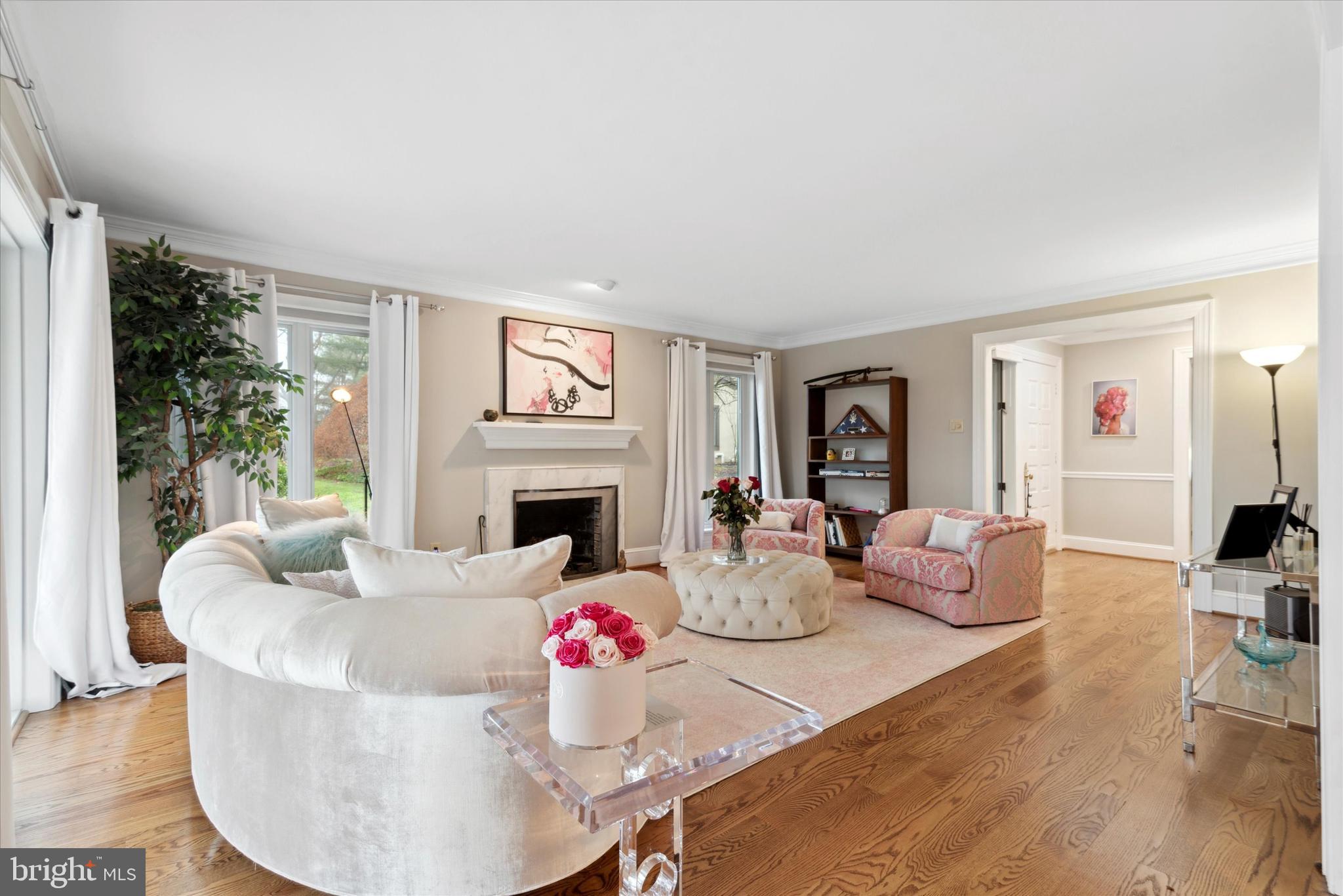 11 Springhouse Ln