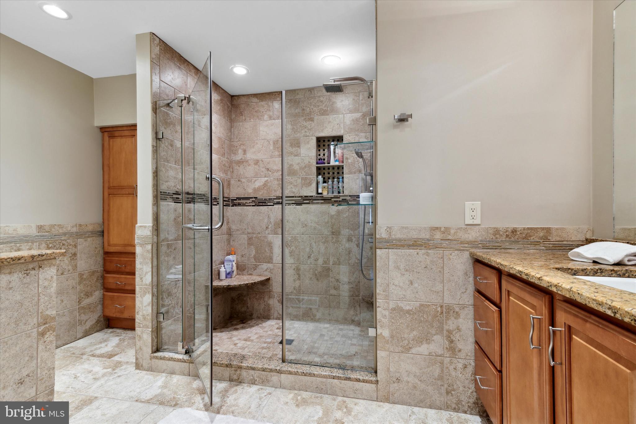11 Springhouse Ln