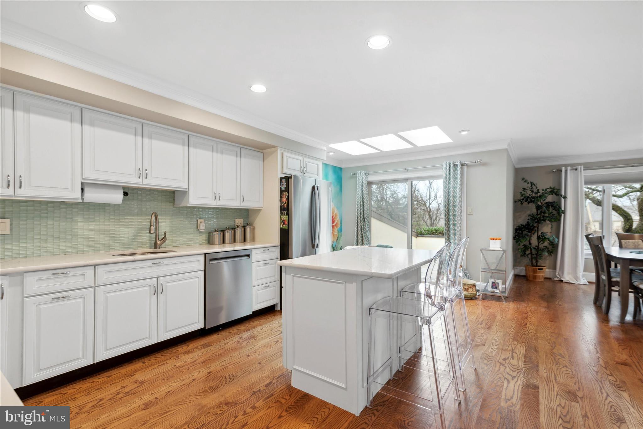 11 Springhouse Ln