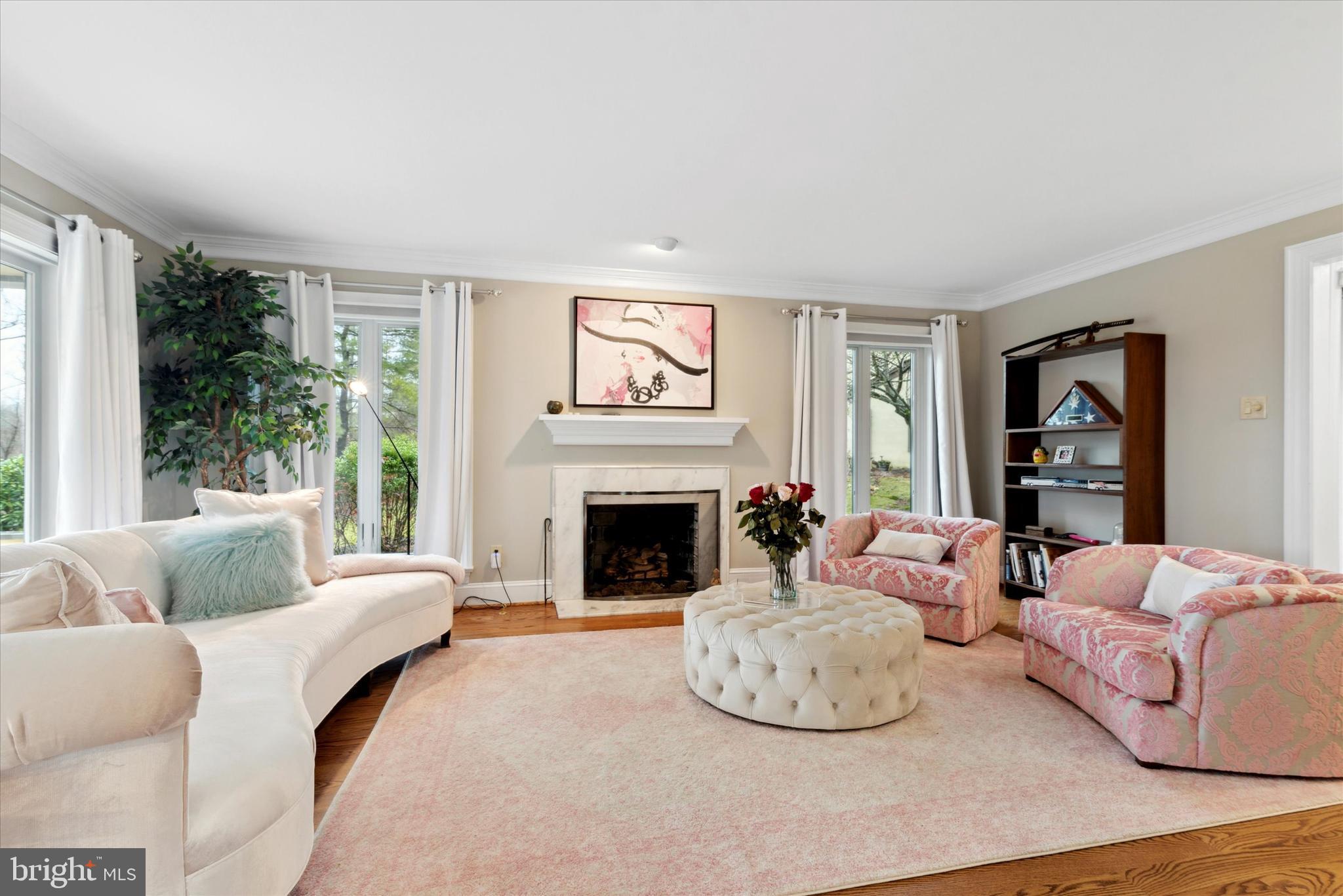 11 Springhouse Ln