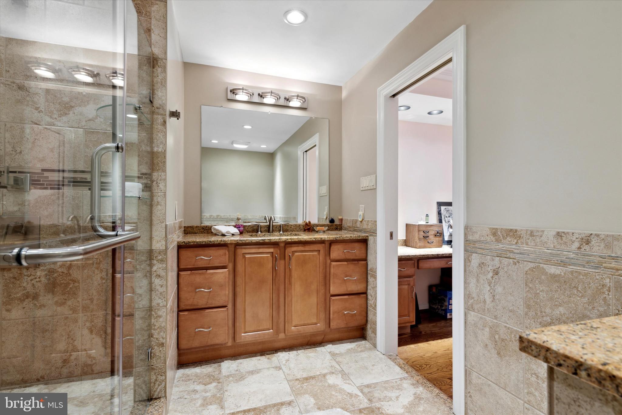 11 Springhouse Ln