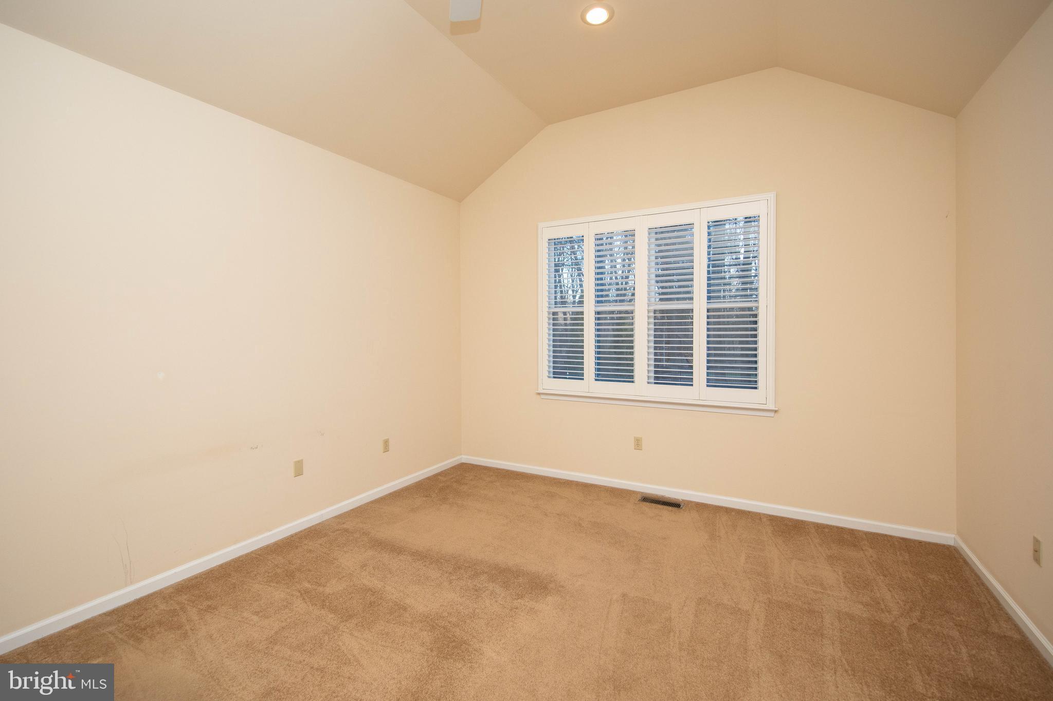 830 Wooded Pond Rd