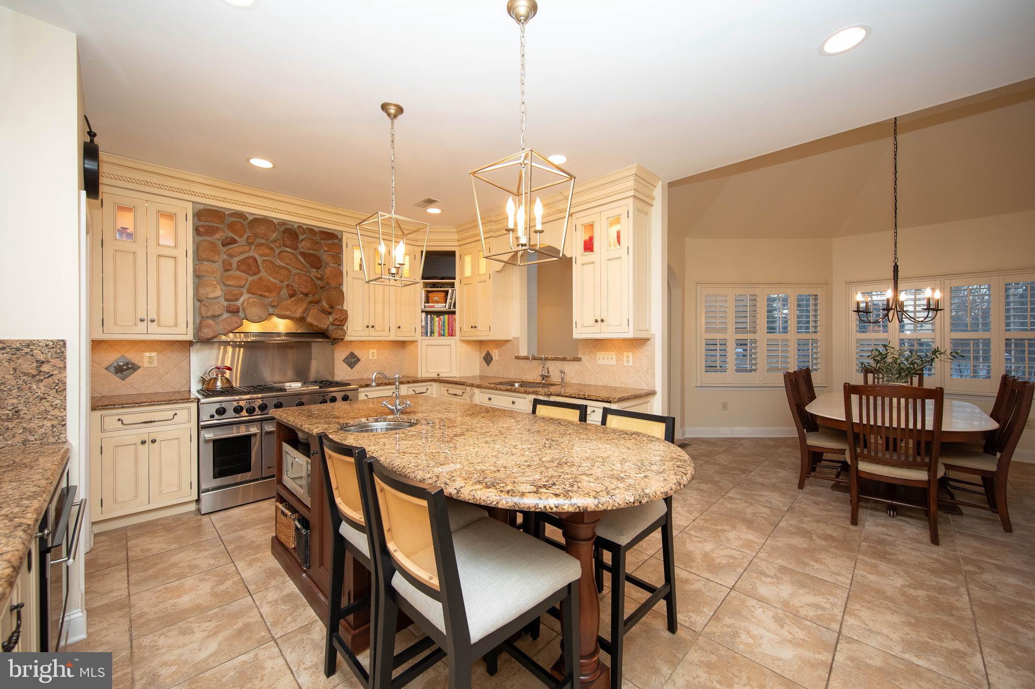 830 Wooded Pond Rd
