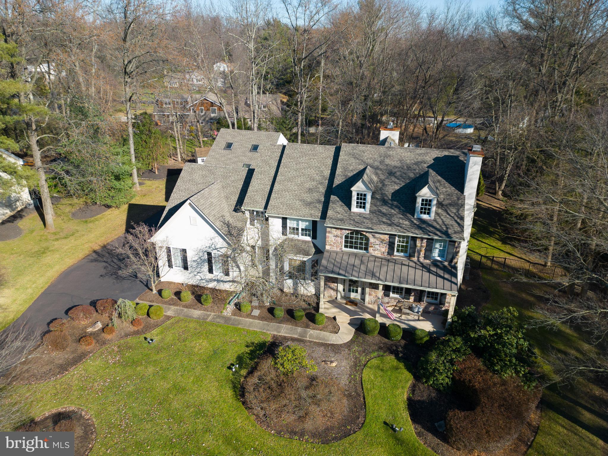 830 Wooded Pond Rd