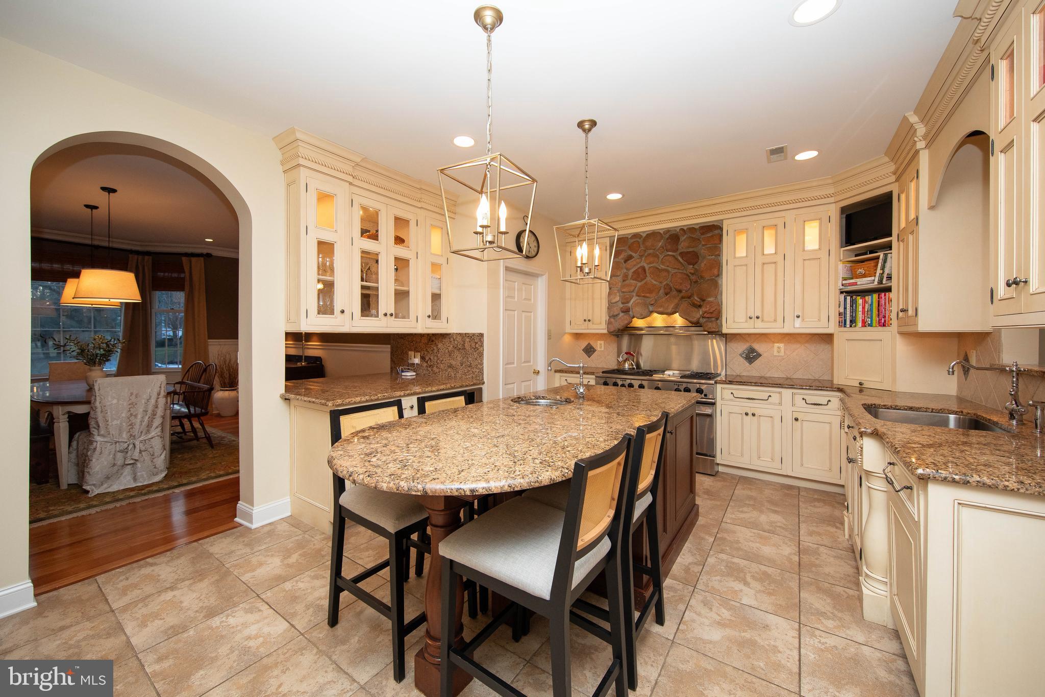 830 Wooded Pond Rd