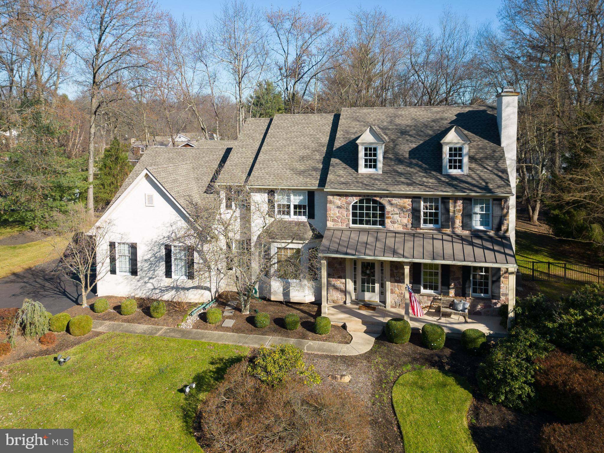830 Wooded Pond Rd