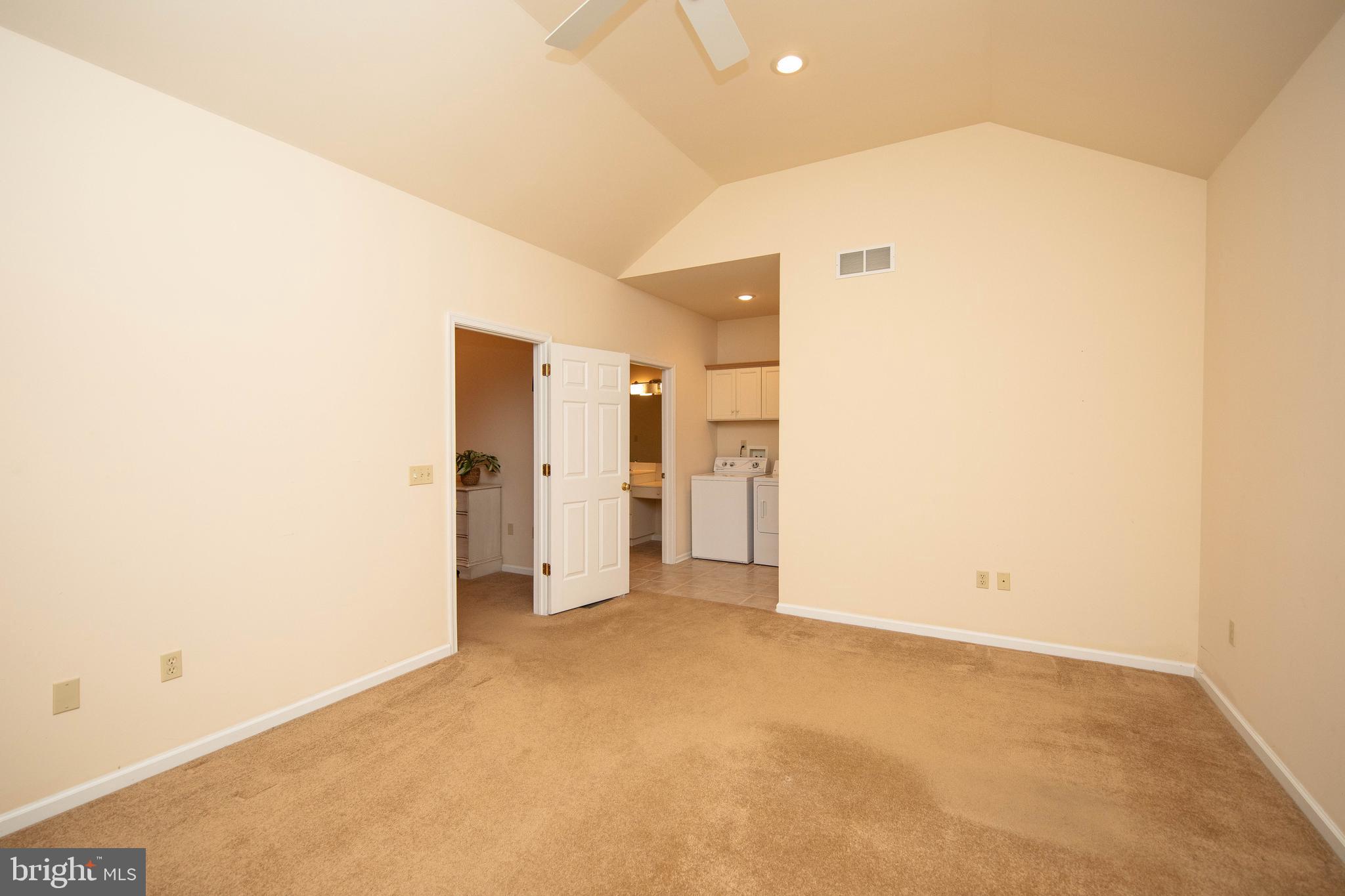 830 Wooded Pond Rd