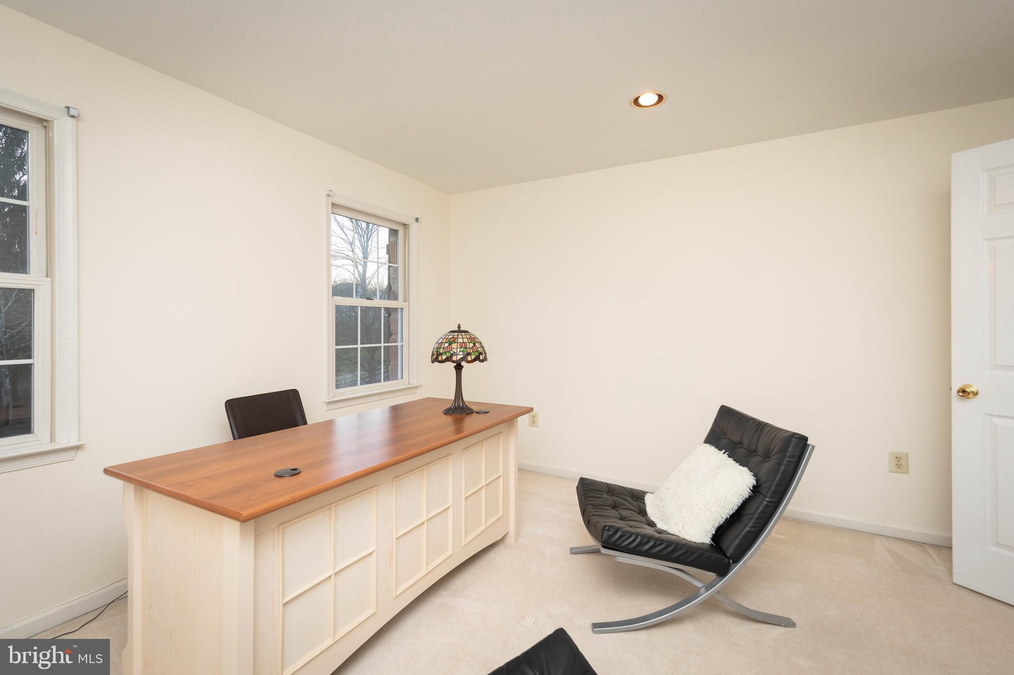 830 Wooded Pond Rd
