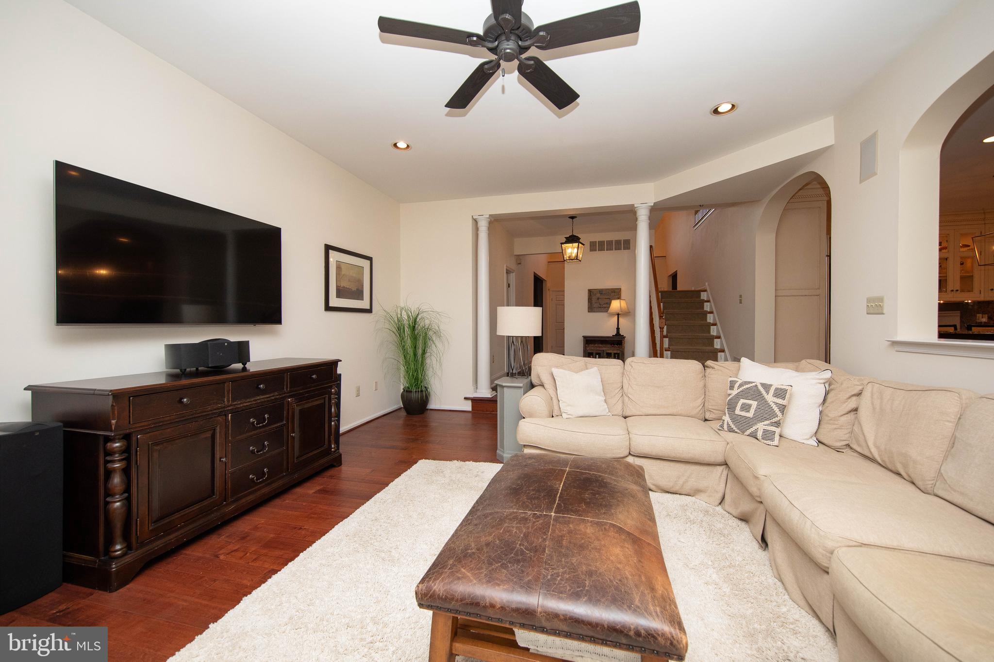 830 Wooded Pond Rd