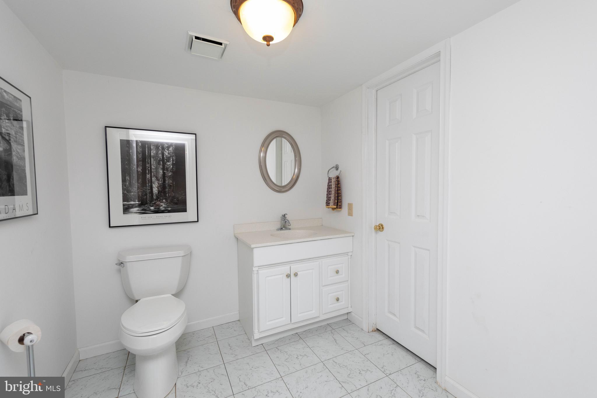 830 Wooded Pond Rd