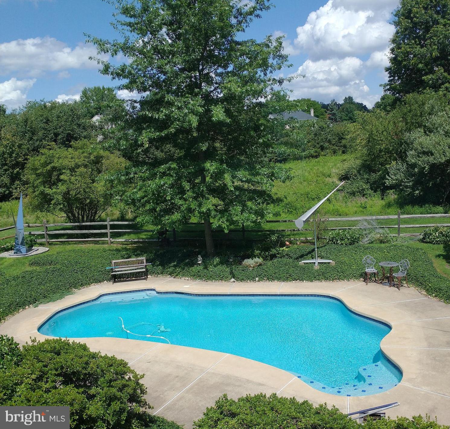 700 Whitney Dr