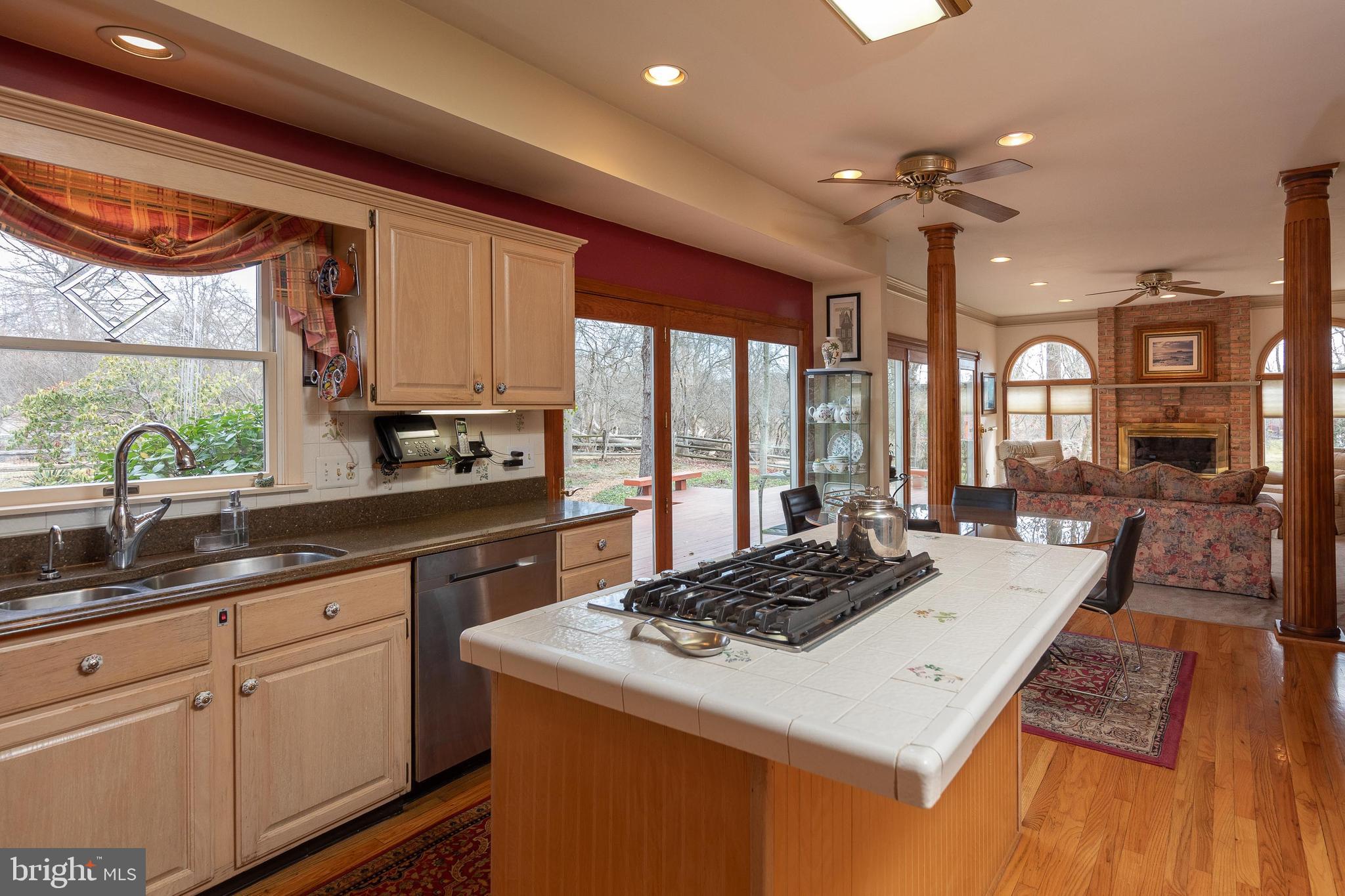 700 Whitney Dr