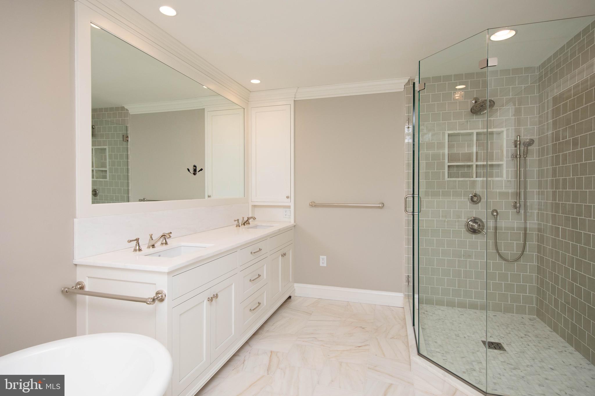 1503 Valley View Dr