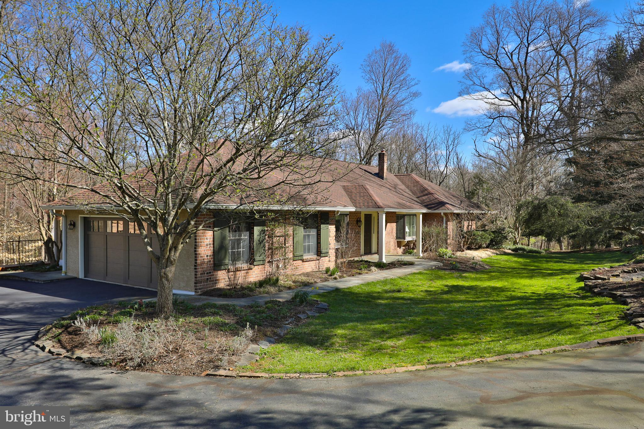 1503 Valley View Dr