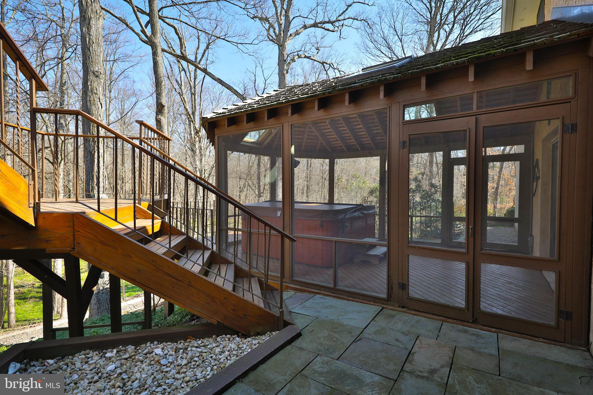 1503 Valley View Dr