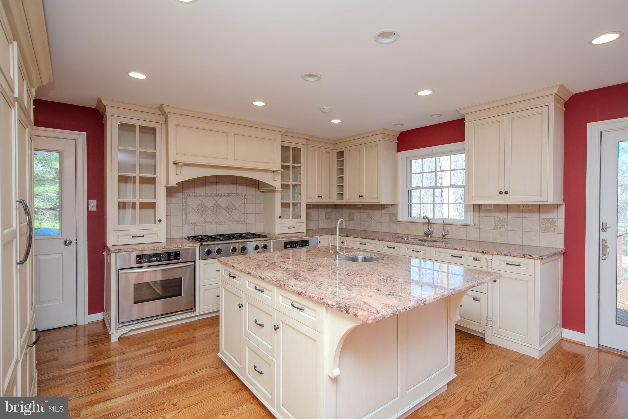 1503 Valley View Dr