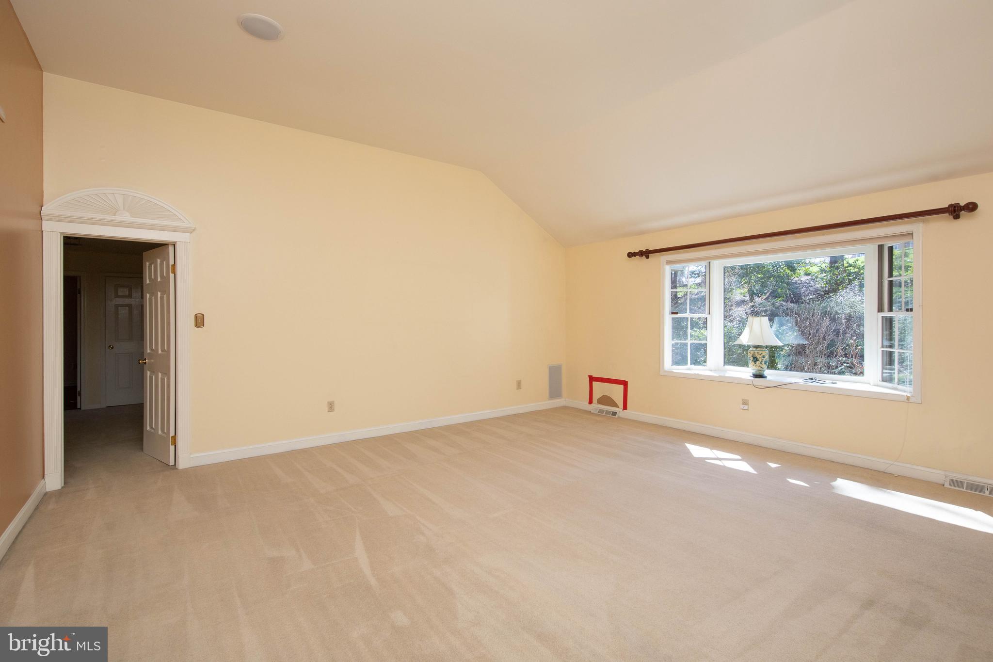 1503 Valley View Dr