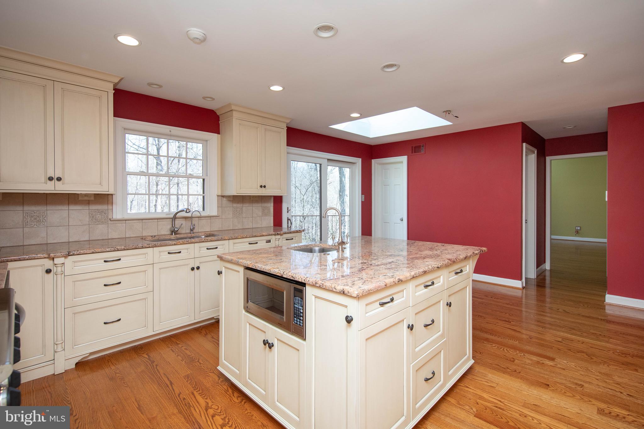 1503 Valley View Dr