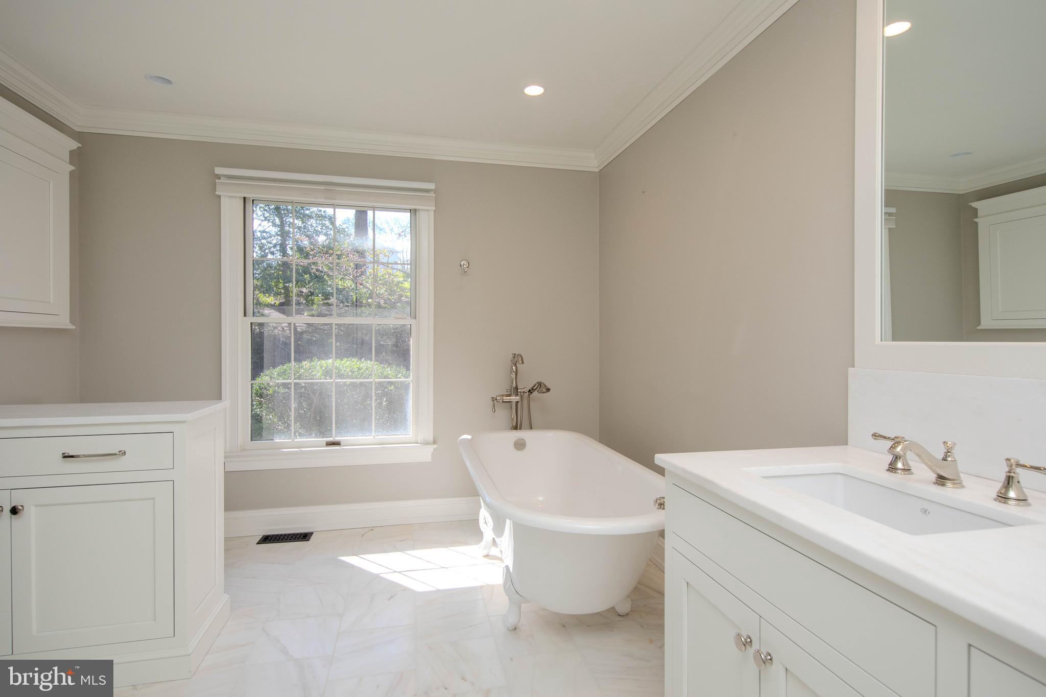 1503 Valley View Dr