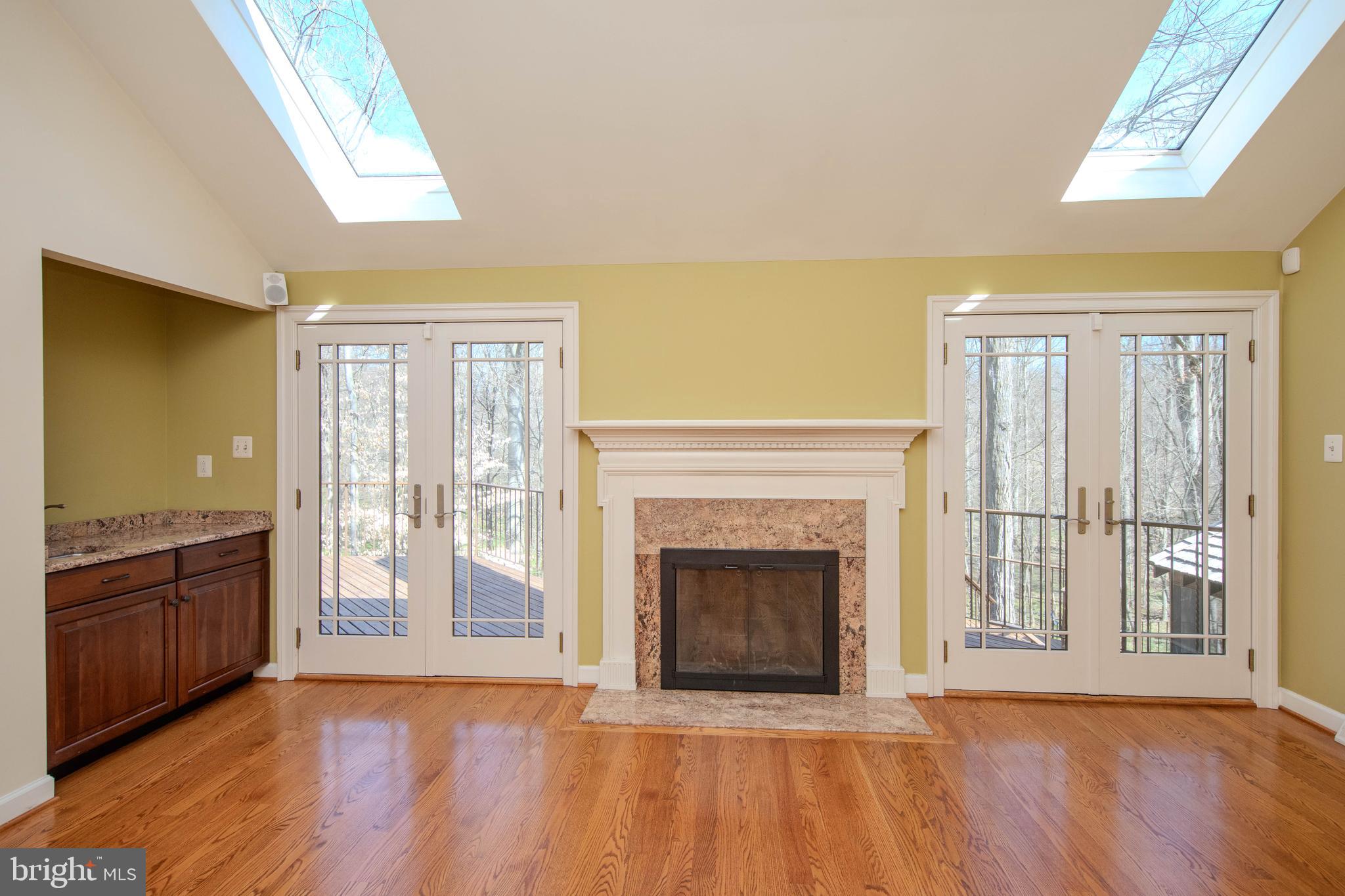 1503 Valley View Dr