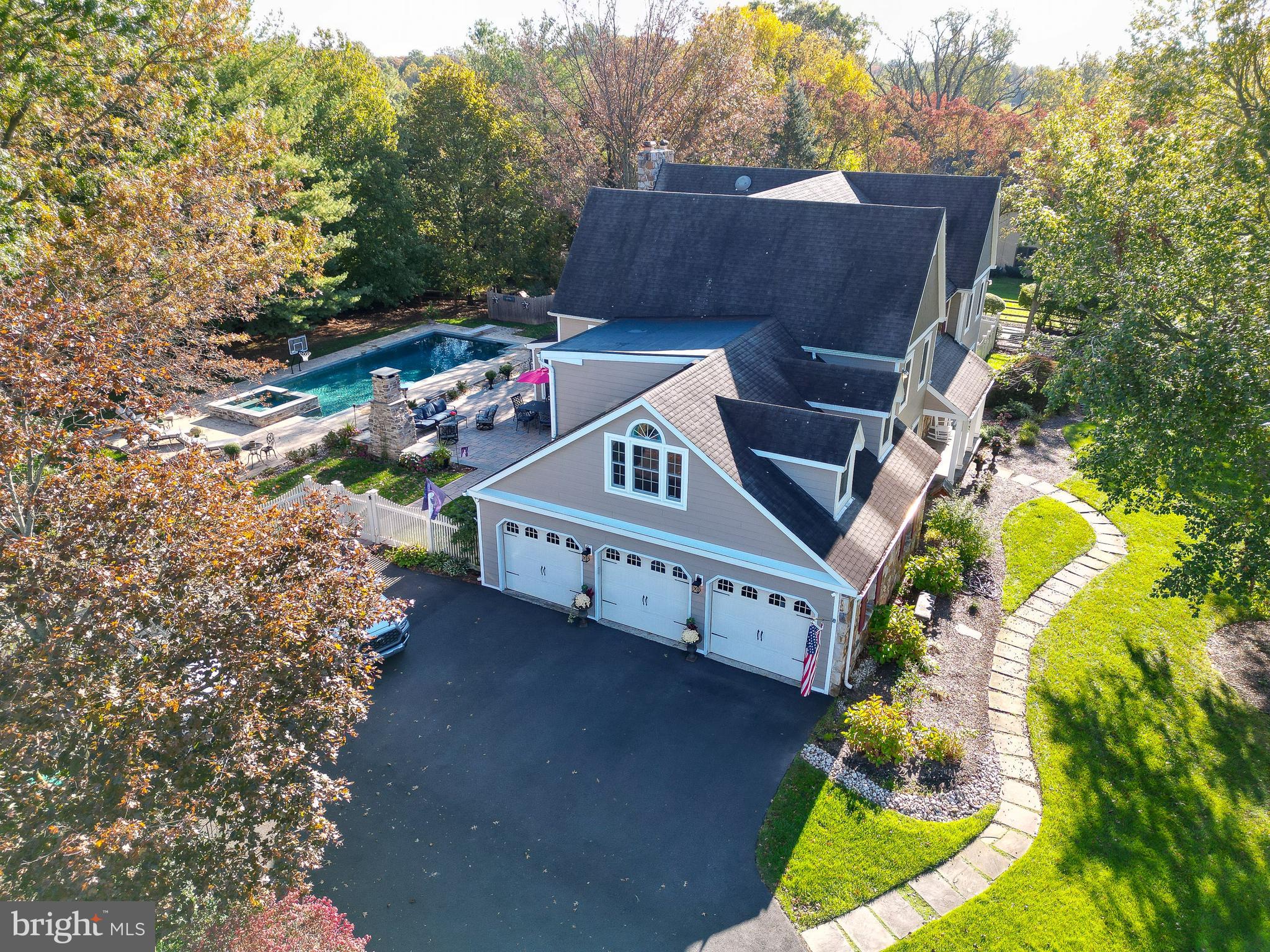 1213 Forest Hill Dr