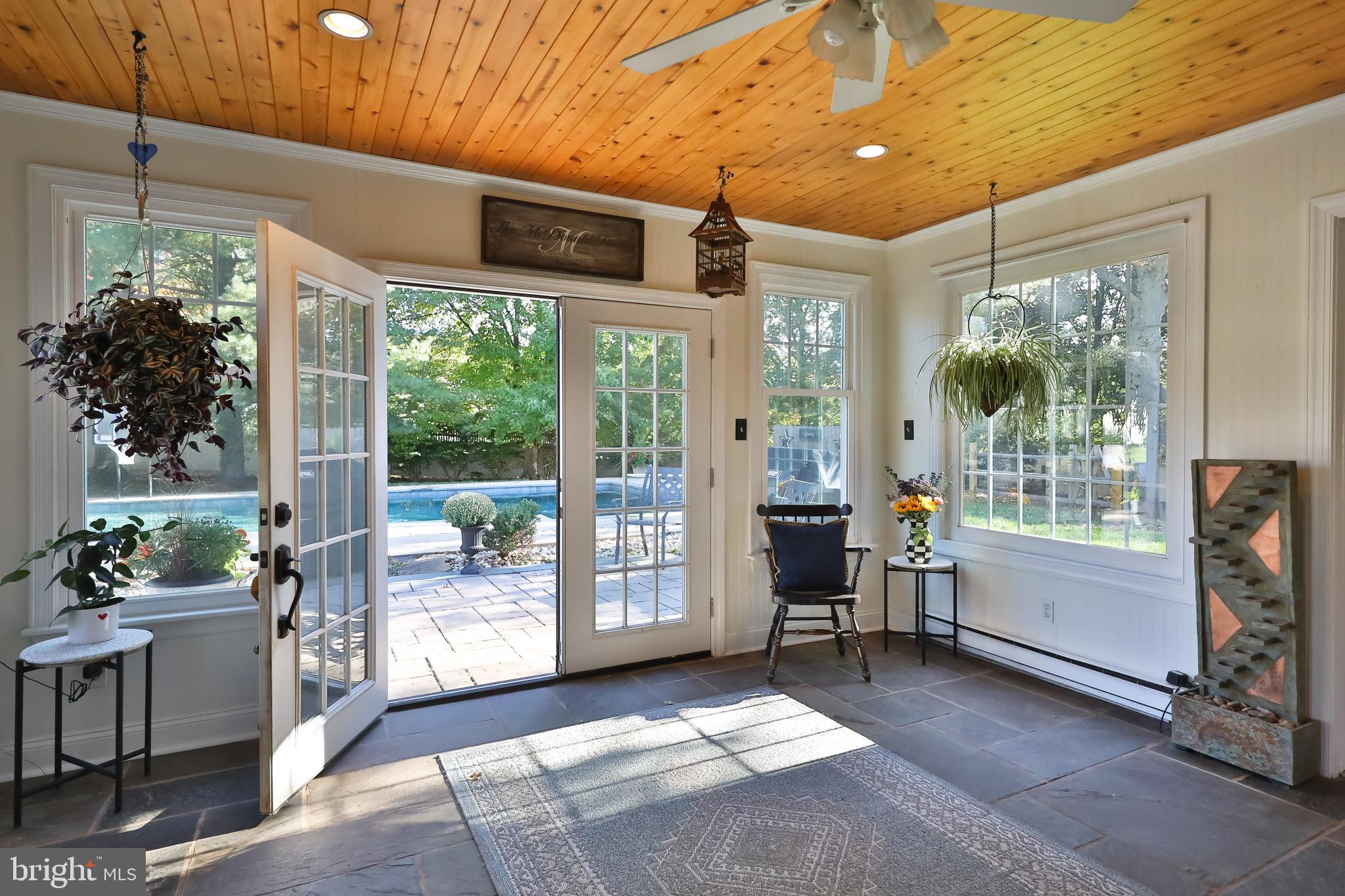 1213 Forest Hill Dr