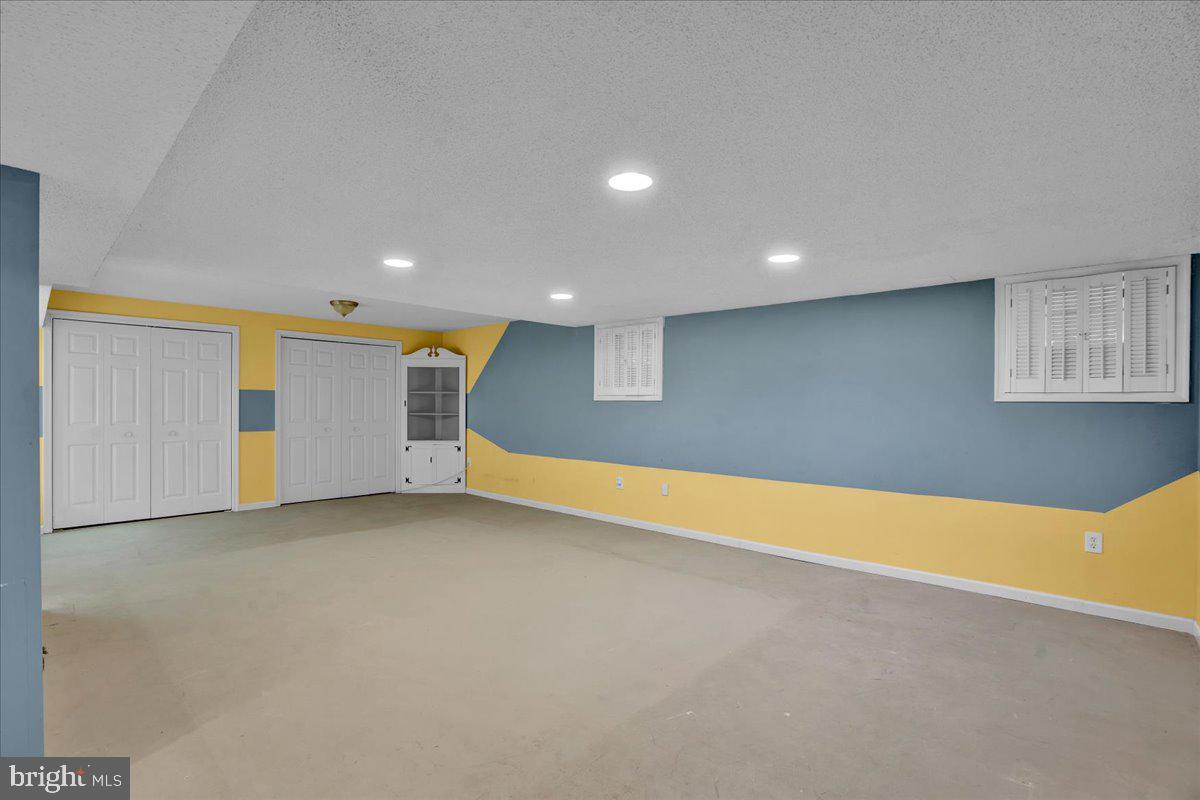 301 Bangor Ln