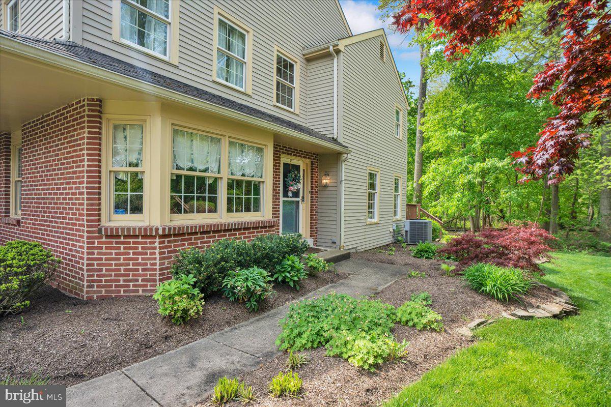 301 Bangor Ln
