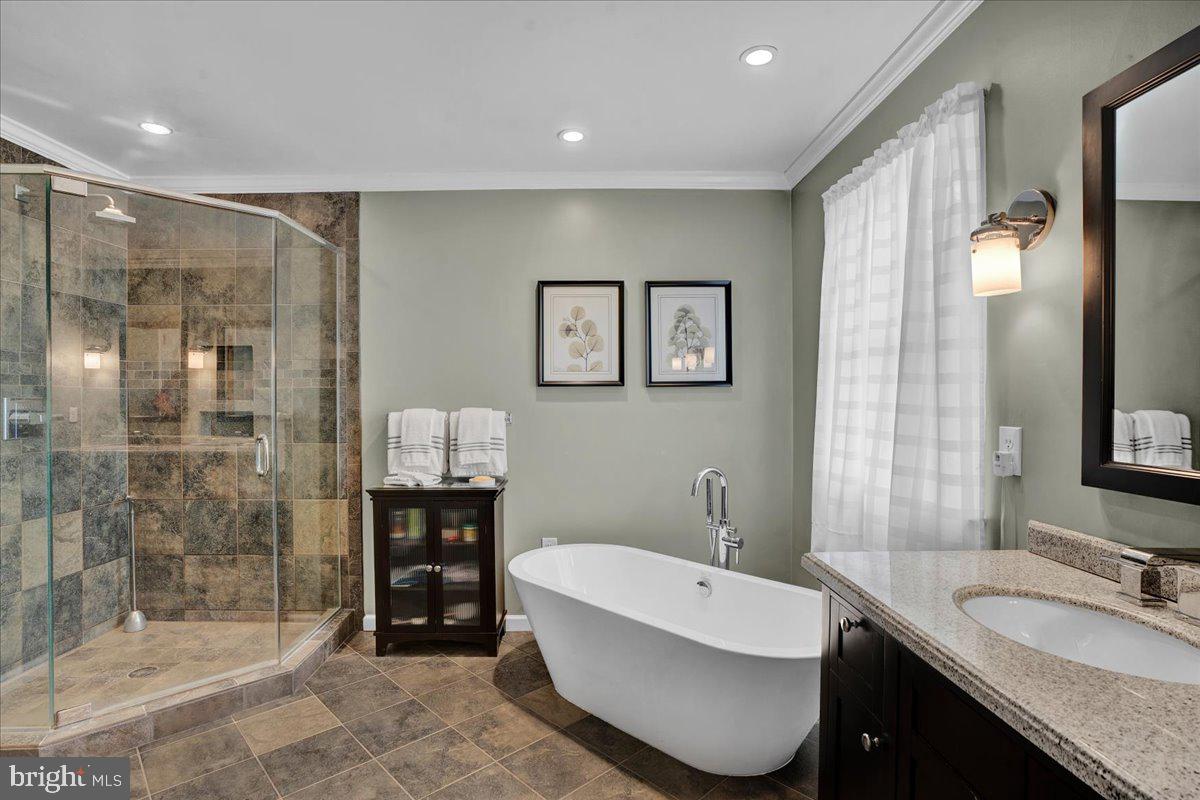 301 Bangor Ln