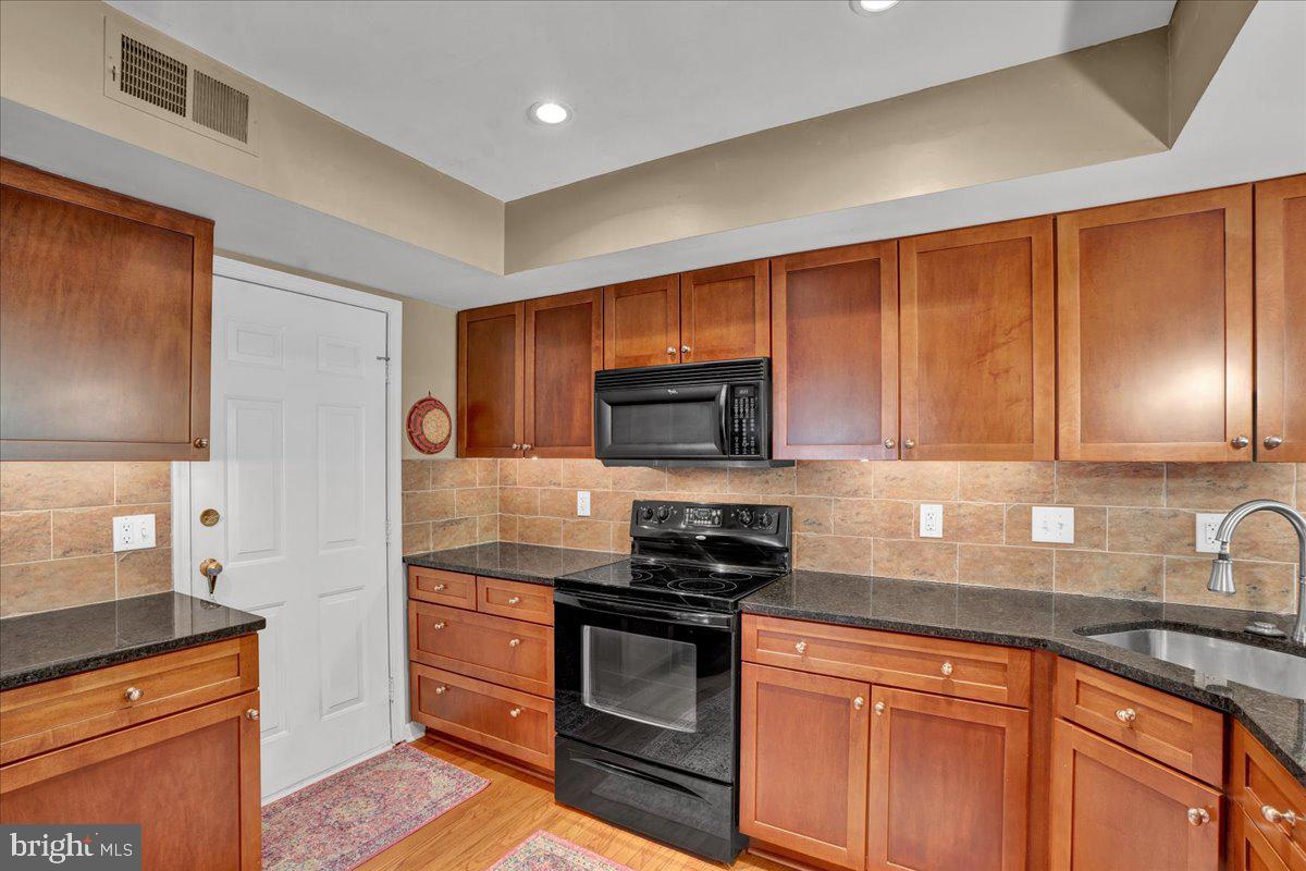 301 Bangor Ln