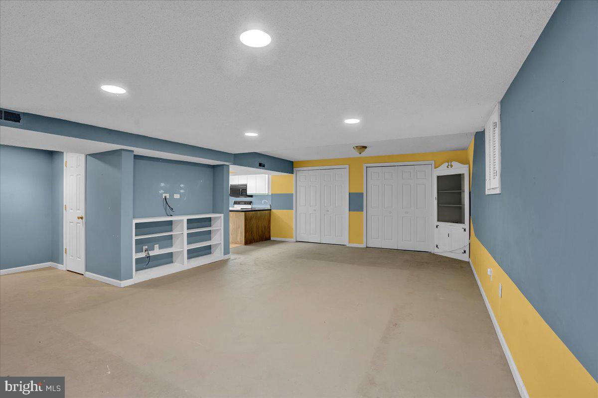 301 Bangor Ln