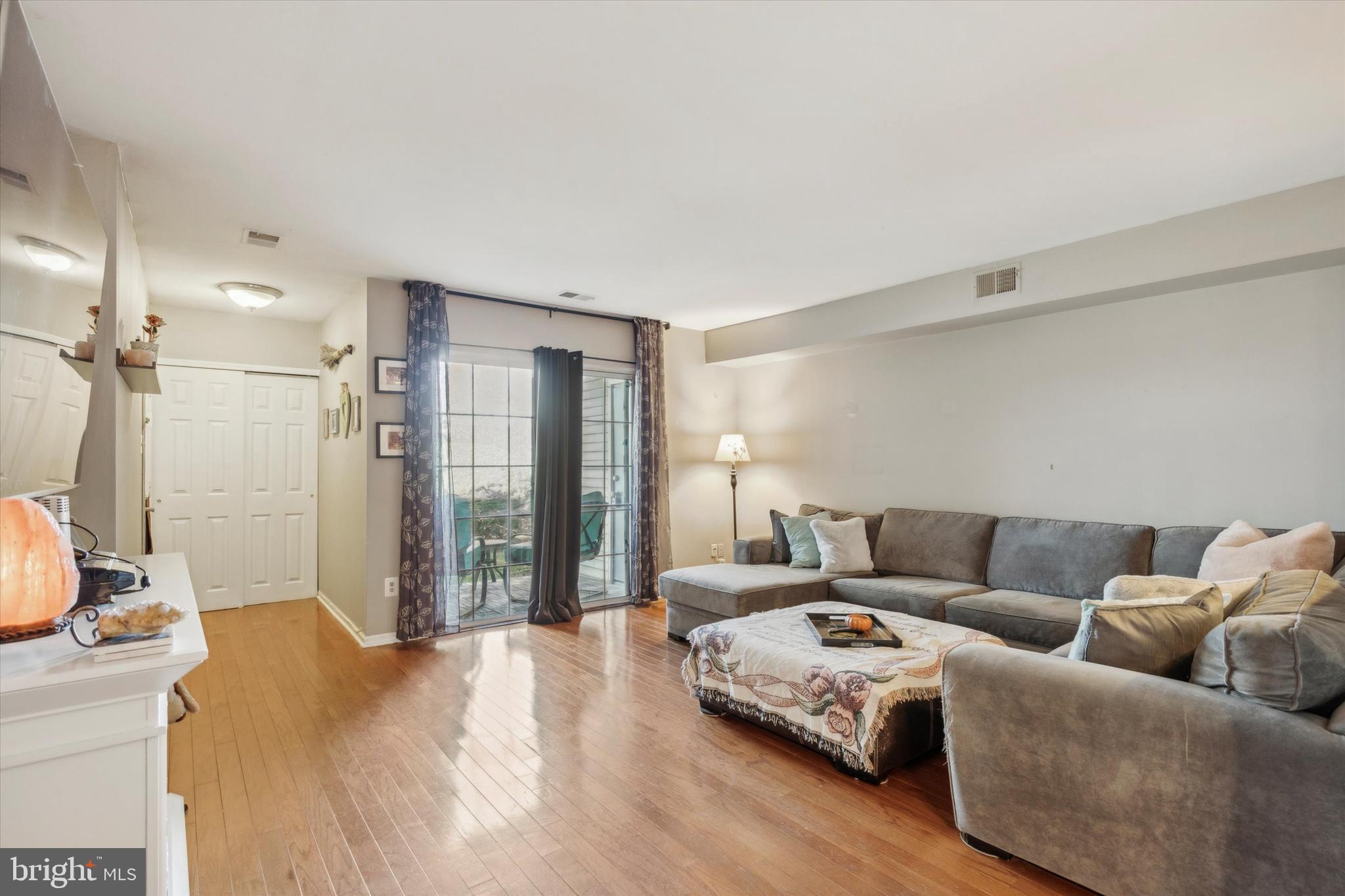 44 Coventry Ct