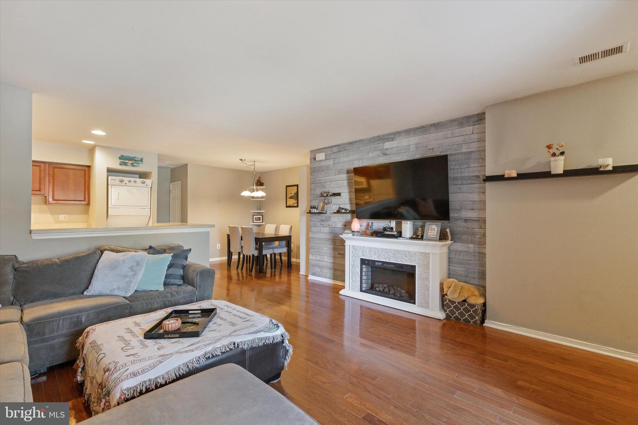 44 Coventry Ct