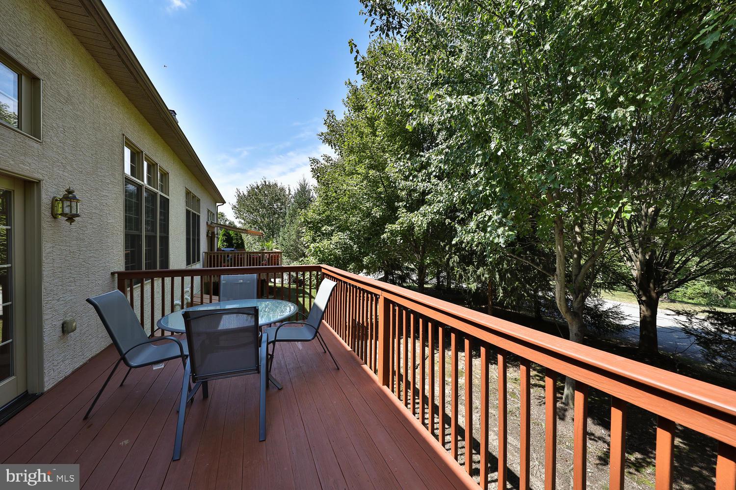 1260 Johnson Ln
