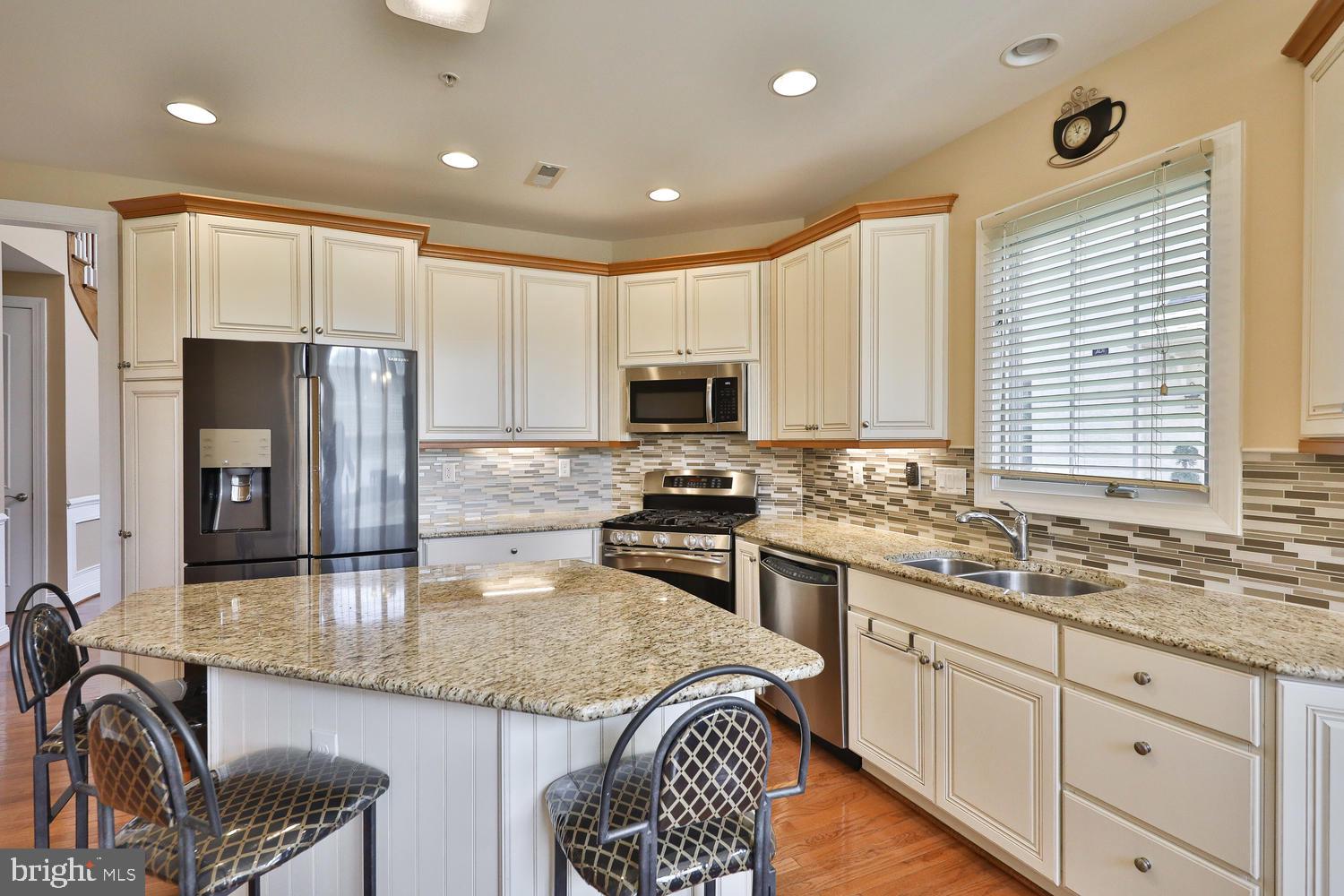 1260 Johnson Ln