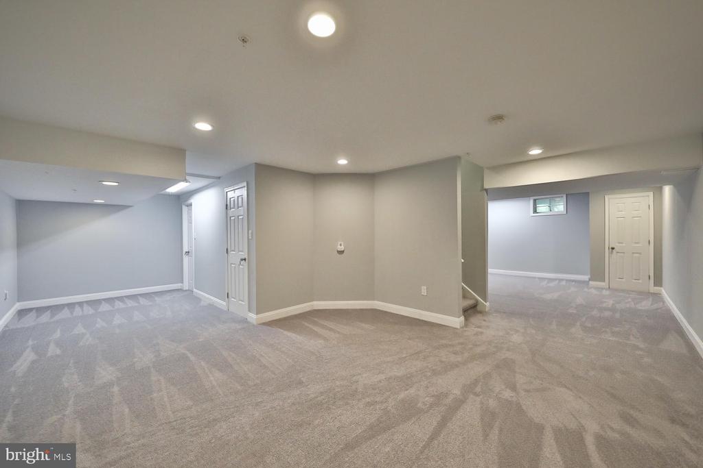 1260 Johnson Ln