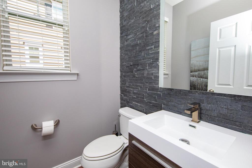 33 Penn Manor Ct