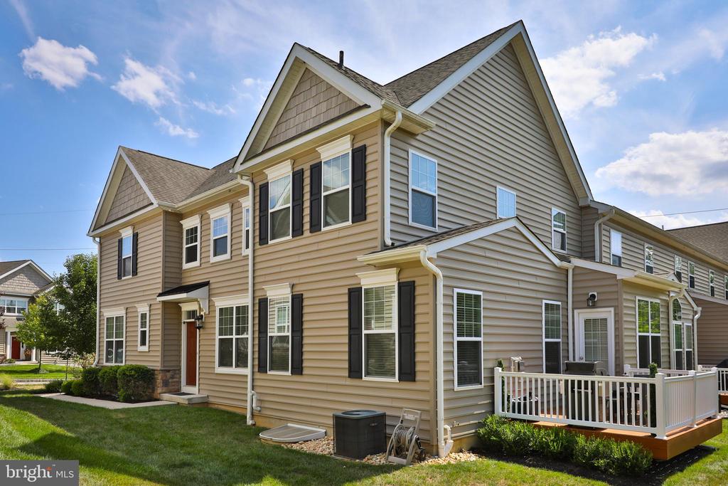 33 Penn Manor Ct
