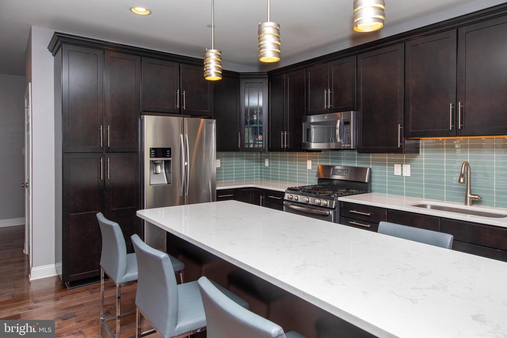 33 Penn Manor Ct