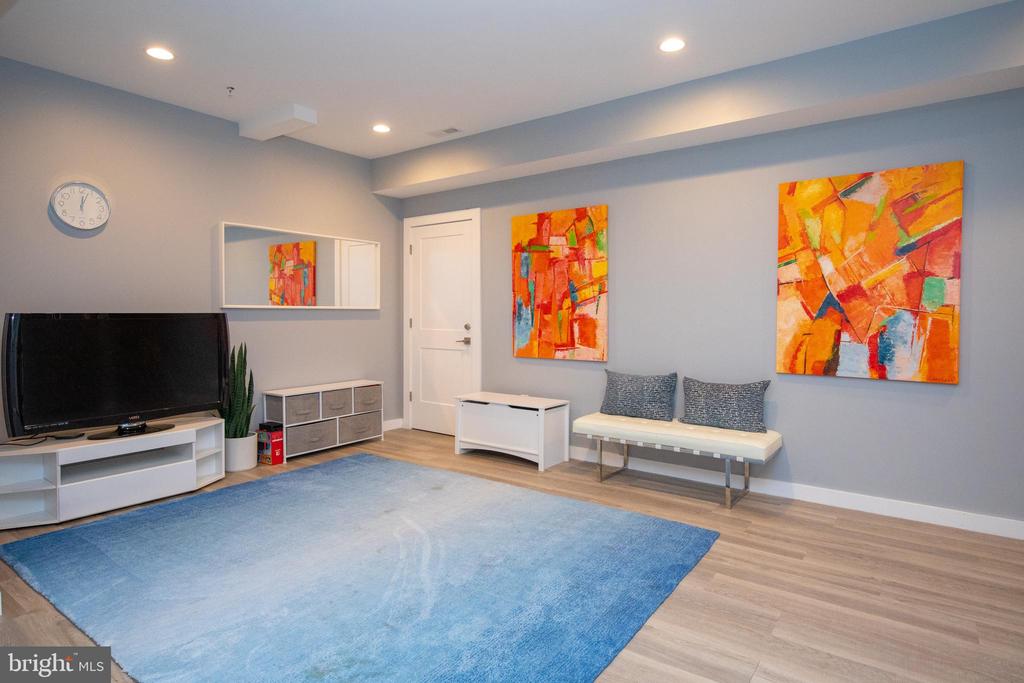 33 Penn Manor Ct