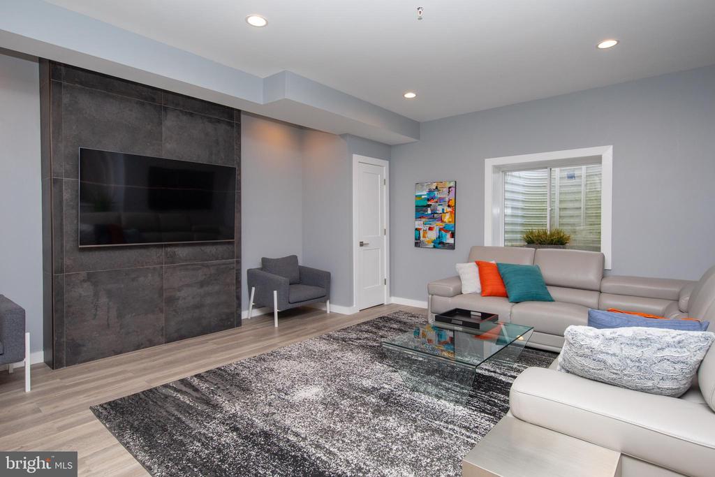 33 Penn Manor Ct