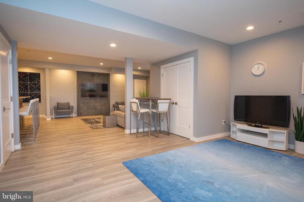33 Penn Manor Ct