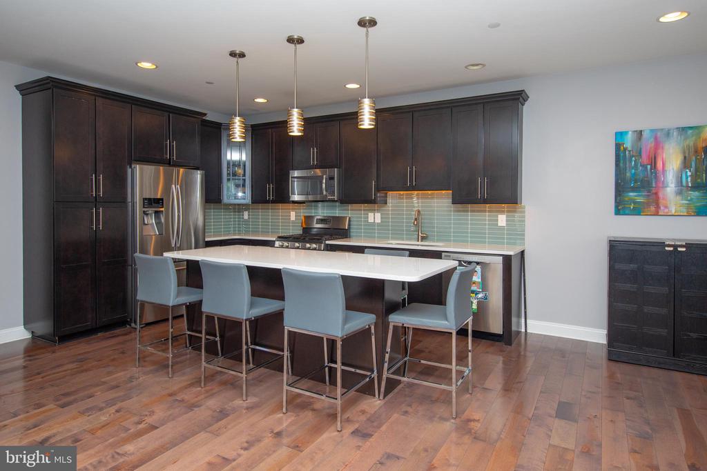 33 Penn Manor Ct