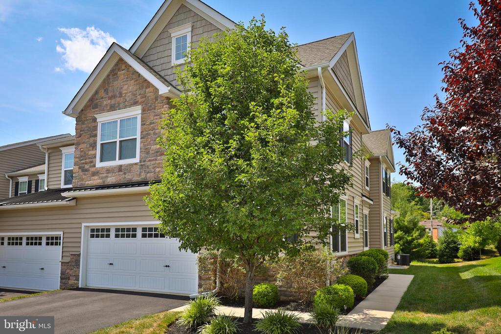 33 Penn Manor Ct