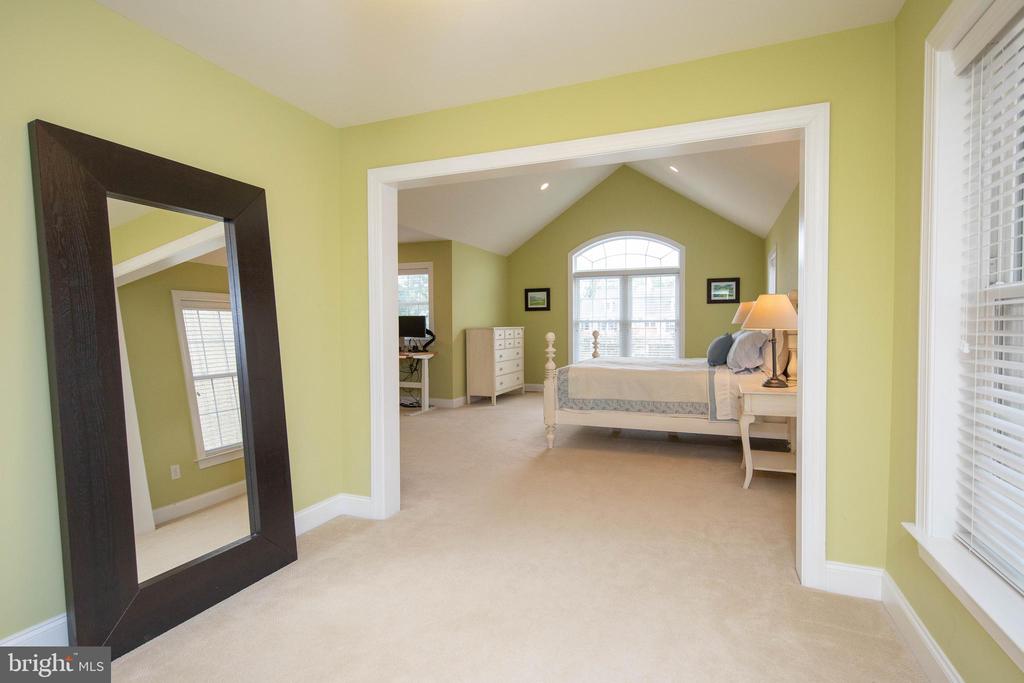 104 Carriage Ct