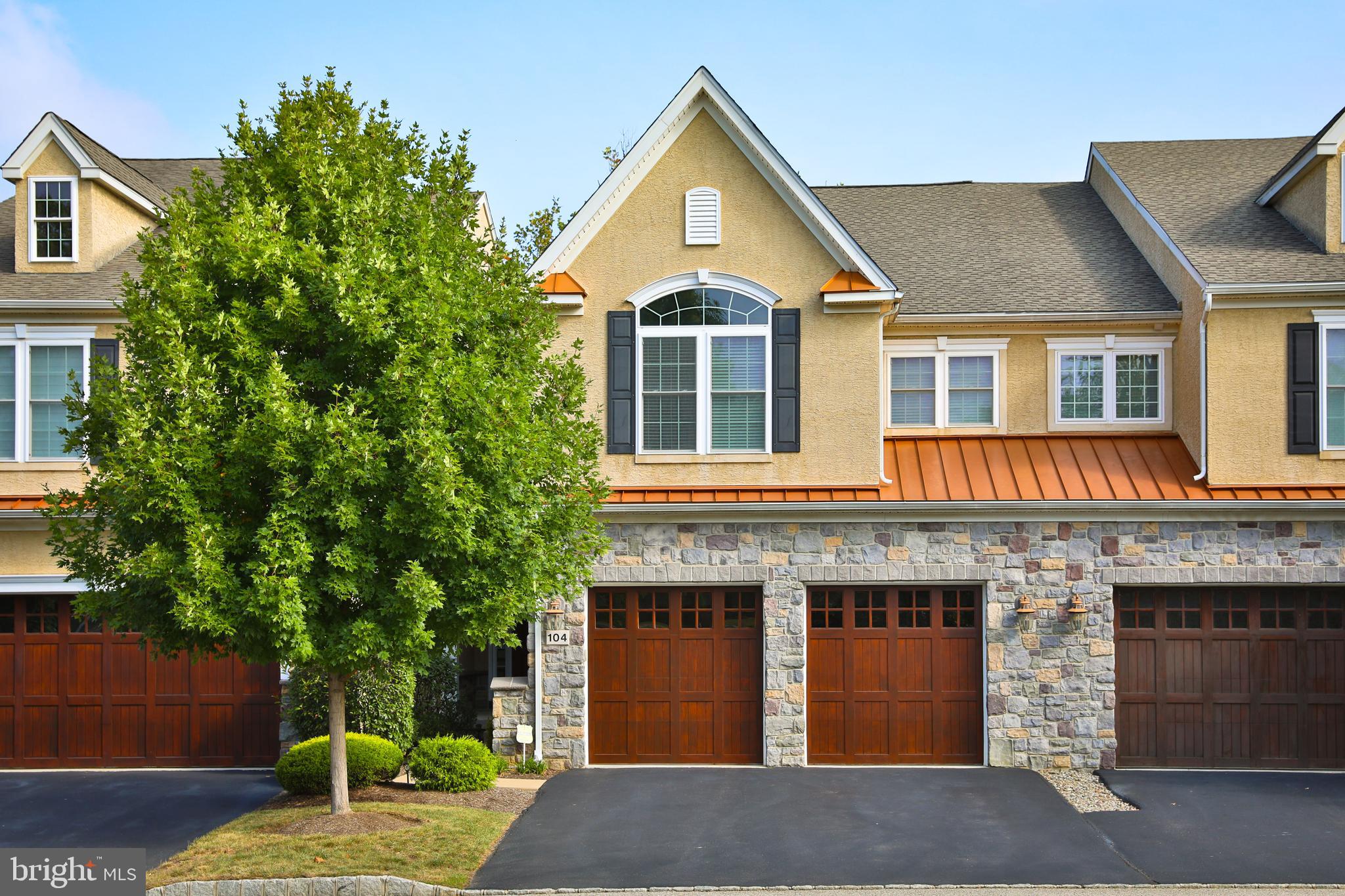 104 Carriage Ct