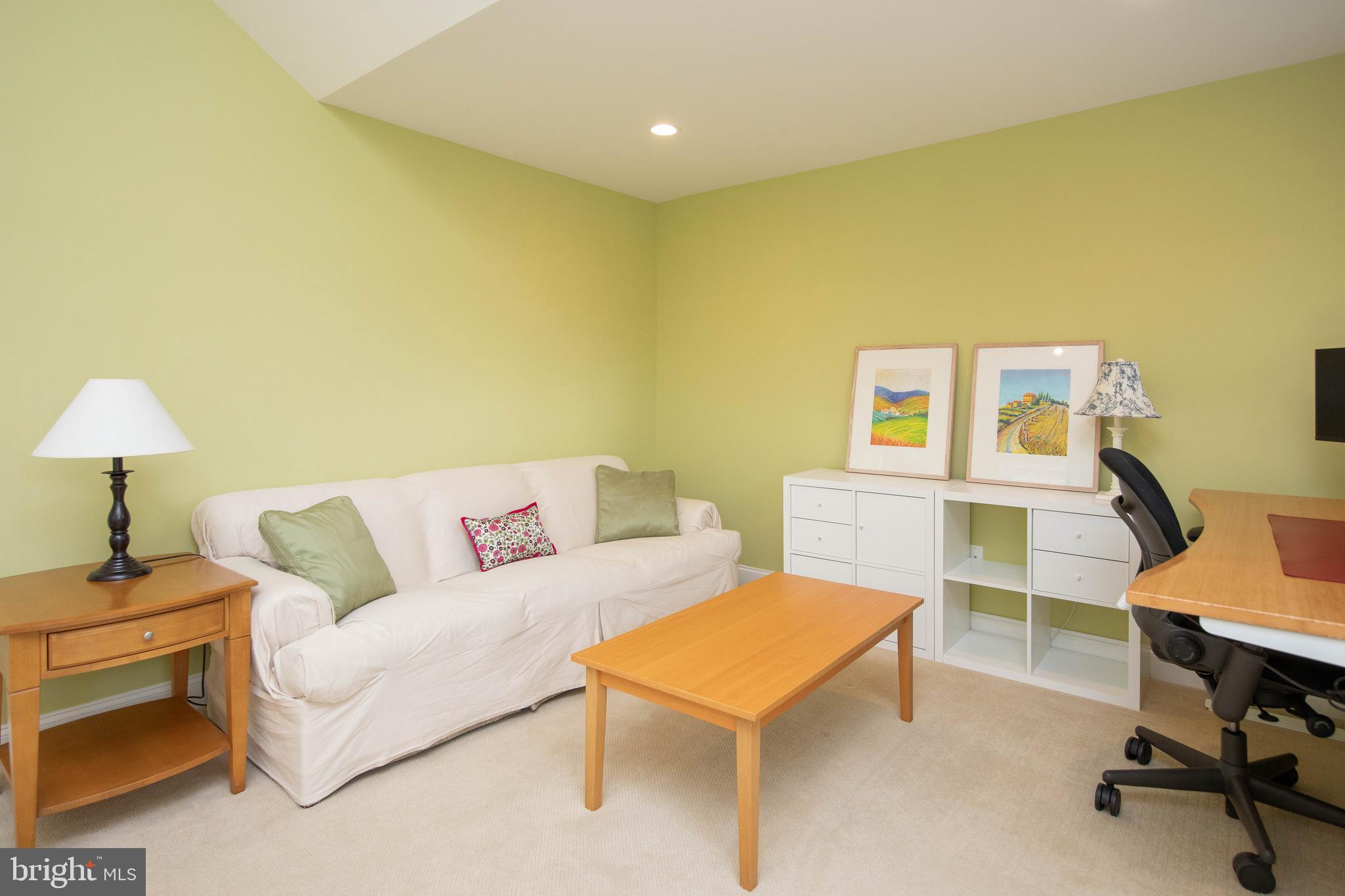 104 Carriage Ct