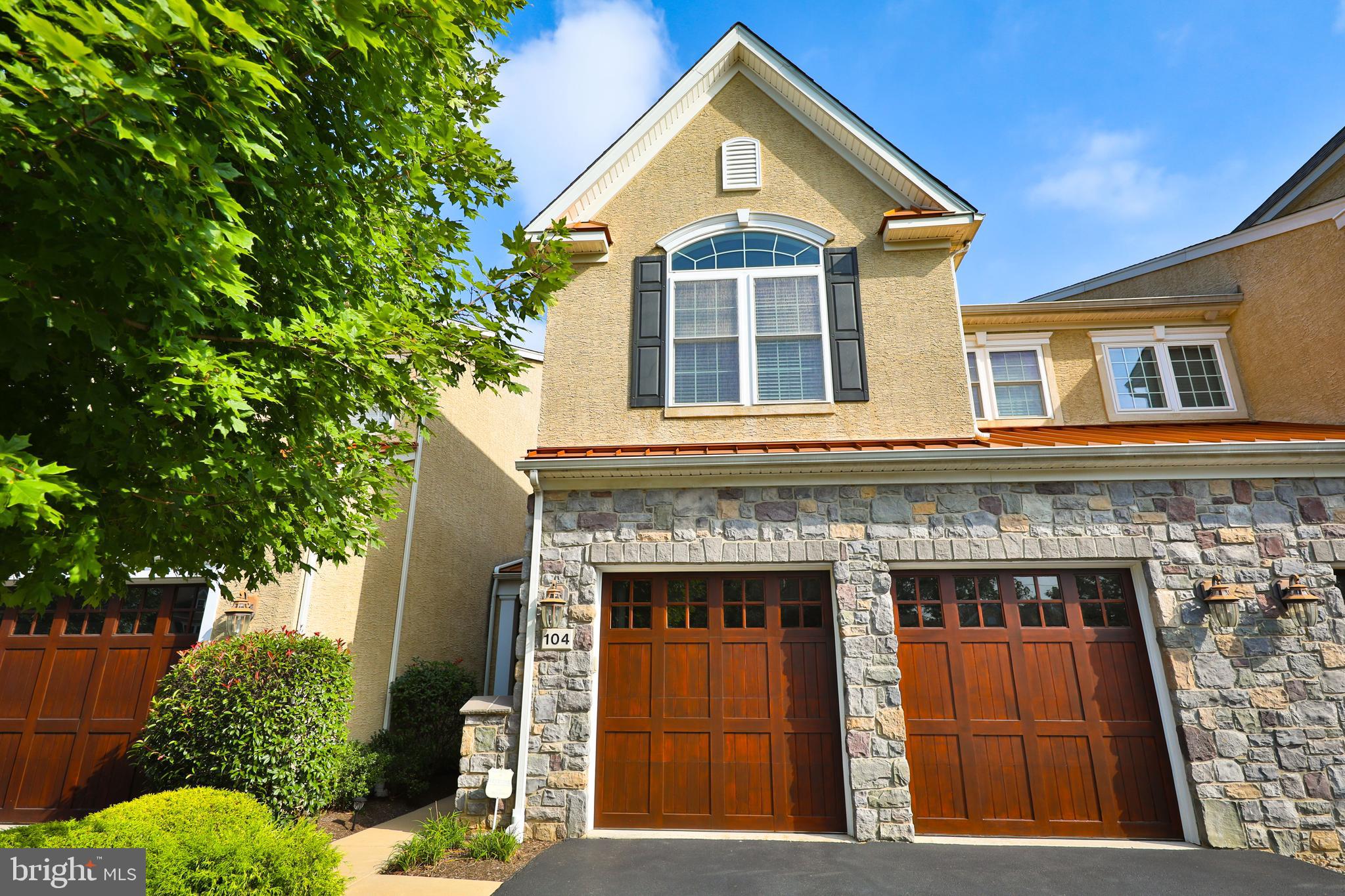 104 Carriage Ct